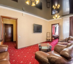 Двухместный люкс с балконом (двуспальная кровать) в Red hotel