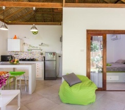 Вилла с видом на сад в Sand Shine Villa