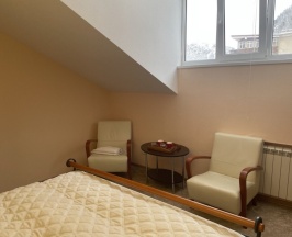 Двухместный номер Standard в мансарде двуспальная кровать в Белалакая