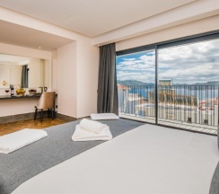 Двухместный номер Deluxe с видом на море двуспальная кровать в Kas Pier Hotel