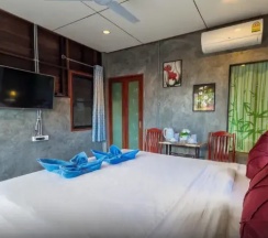 Двухместное бунгало Superior двуспальная кровать в Kanya Cozy Bungalows Kata Beach
