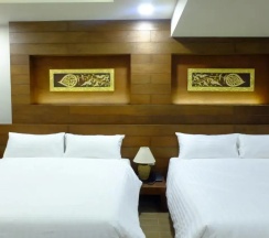 Четырёхместный семейный номер Sapphire с видом на город в The AGATE Pattaya Boutique Resort