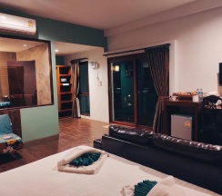 Двухместный номер Standard с видом на бассейн двуспальная кровать в Foresto Sukhothai Guesthome