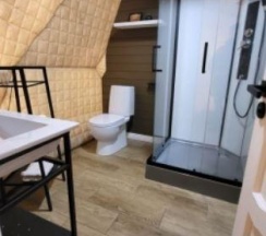 Коричневая сфера в Loko Glamp