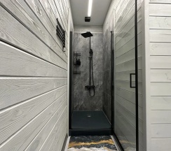 Коттедж с балконом в Lavina