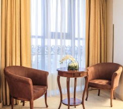 Номер люкс в Royal plaza