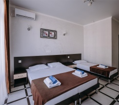 Полулюкс четырехместный с балконом в Космос