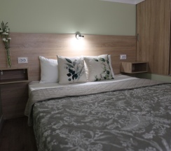 Loft Olives Апартаменты для 2 взрослых (2+1) двуспальная кровать и диван в Loft&Home Apartments