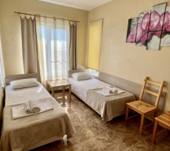 Семейный номер Classic с балконом и с красивым видом из окна в Green line