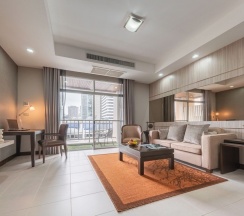 Двухместный люкс Executive с балконом двуспальная кровать в Grand Asoke Suites Boutique Residence