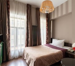 Одноместный улучшенный номер с балконом в Martin Hotel