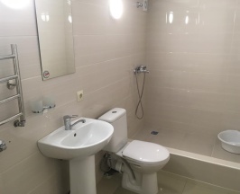 Кровать в 8-местном общем мужском номере в Зорька