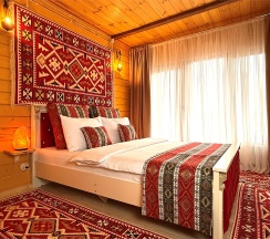 Двухместный стандарт с общей террасой и видом на горы | 2 этаж в Hayat Haus