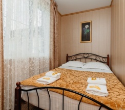 Двухместные апартаменты Comfort с 2 комнатами с балконом и с красивым видом из окна двуспальная кровать в Усадьба