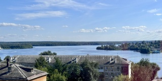 Нижний Тагил: Апартаменты Квартира в Центре с Видом на Пруд