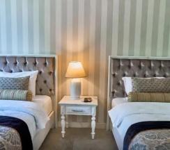 Четырёхместный семейный люкс в Salonika Suites