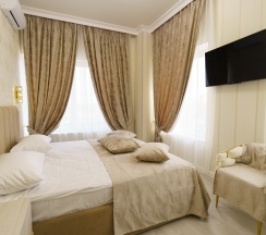 Люкс двуспальная кровать + кресло в Lazy land