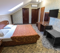 Мансардный трехместный без балкона в Karap palace hotel