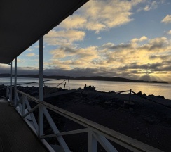 Хаусбот 2 в Времена Года