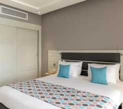 Люкс Posh Club Swim Up Family с балконом в Sunrise Crystal Bay Resort