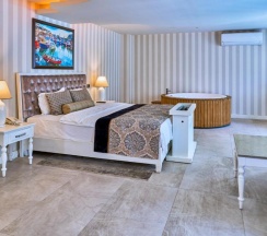 Двухместный номер Deluxe двуспальная кровать в Salonika Suites