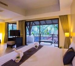 Двухместный люкс с балконом (двуспальная кровать) в Palm Galleria Resort