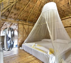 Двухместное бунгало рядом с пляжем двуспальная кровать в Satun Dive Resort