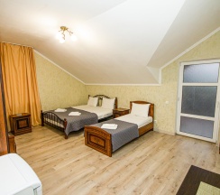 4-местный номер улучшенный в Art house