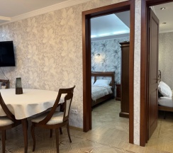 Апартаменты в Квартира Дизайнерская Трехкомнатная The Gray Pearl Crocus