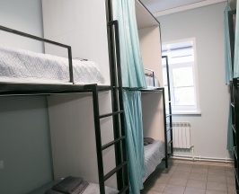 Кровать в 8-местном общем номере (удобства на этаже) в Hostel76