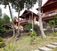 Бунгало Standard с балконом и с видом на сад в J.B.Hut Bungalows