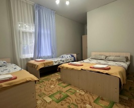 Четырёхместный полулюкс Comfort с красивым видом из окна в Частный дом У Романа