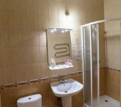 Комната комфорт с 1 двуспальной кроватью (с завтраком) в Классика