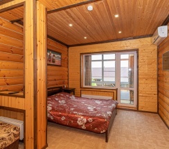 Трёхместный семейный номер Standard с балконом в Георгиевский