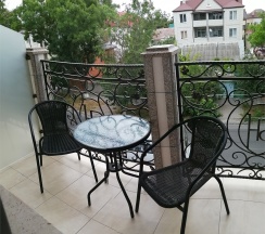 Полулюкс с балконом в Shamsi hall