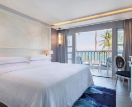 Двухместный номер с балконом и с видом на море двуспальная кровать в Sheraton Samui Resort