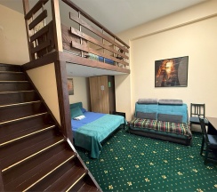 Двухуровневый номер "Комфорт+" с мини кухней в Заря