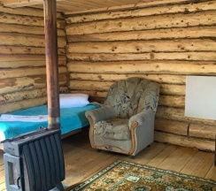 Коттедж улучшенный с 2 односпальными и 1 двуспальной кроватью в Аура Алтая