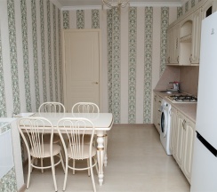 М.Горького 85Б. 1-комн.кв., 6-этаж, 105 в АнтиОтель