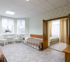 Стандартный пятиместный номер в Солнечный