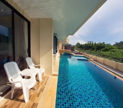 Апартаменты с балконом в The Lago Apartments by Tropiclook
