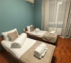 ДВУХМЕСТНЫЙ СТАНДАРТ с внешней личной ванной комнатой  и дополнительным местом в Ля Вилла