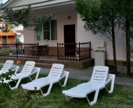 Коттедж c 1 комнатой с красивым видом из окна в Green house