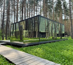 Зеркальный дом в Pinewood resort&SPA