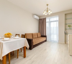 4-местные апартаменты с отдельной спальней и балконом (#52) в Geo Apart