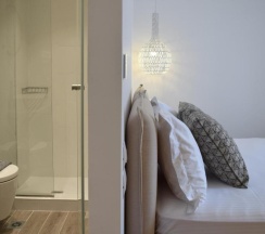 Двухместный номер Executive с видом на море двуспальная кровать в Meltemi Hotel