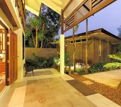 Двухместная вилла двуспальная кровать в Kata Tranquil Villa