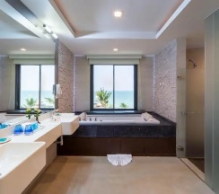 Люкс Executive с балконом в Springfield at Sea Resort & Spa