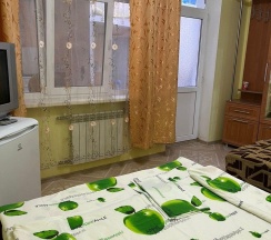 Трехместный номер с двуспальной и односпальной кроватями в Самсар