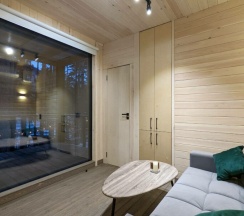 Большой зеркальный куб с отдельной спальней №20 для 2-4 гостей в Август